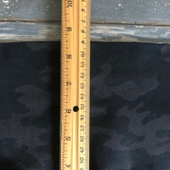 Spanx Look At Me Now Seamless Leggings Black And Grey Camo Size Small - Picture 6 of 8